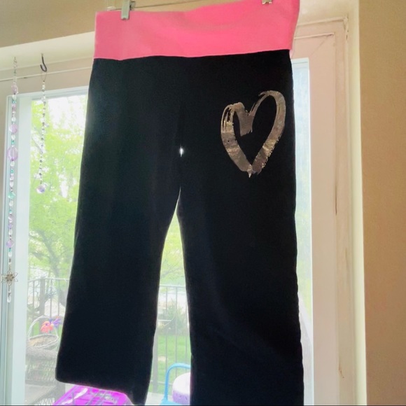 Victoria’s Secret Pink Yoga Capri’s SZ MD - Picture 1 of 9